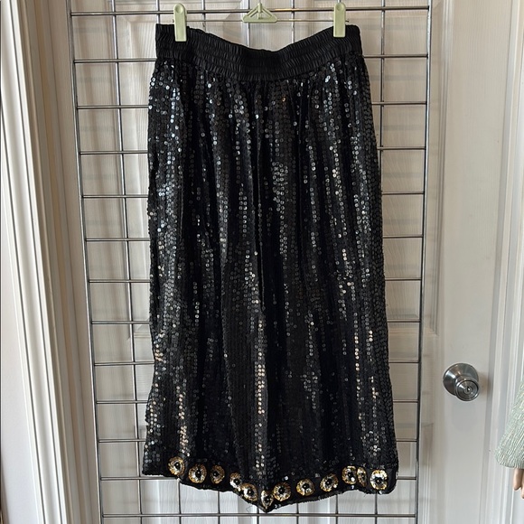 Dresses & Skirts - Elegant Vintage Black Sequin Skirt